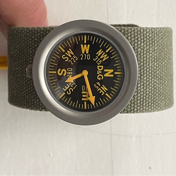 D&G Compass Watch with Velcro Band - Picture 4 of 7